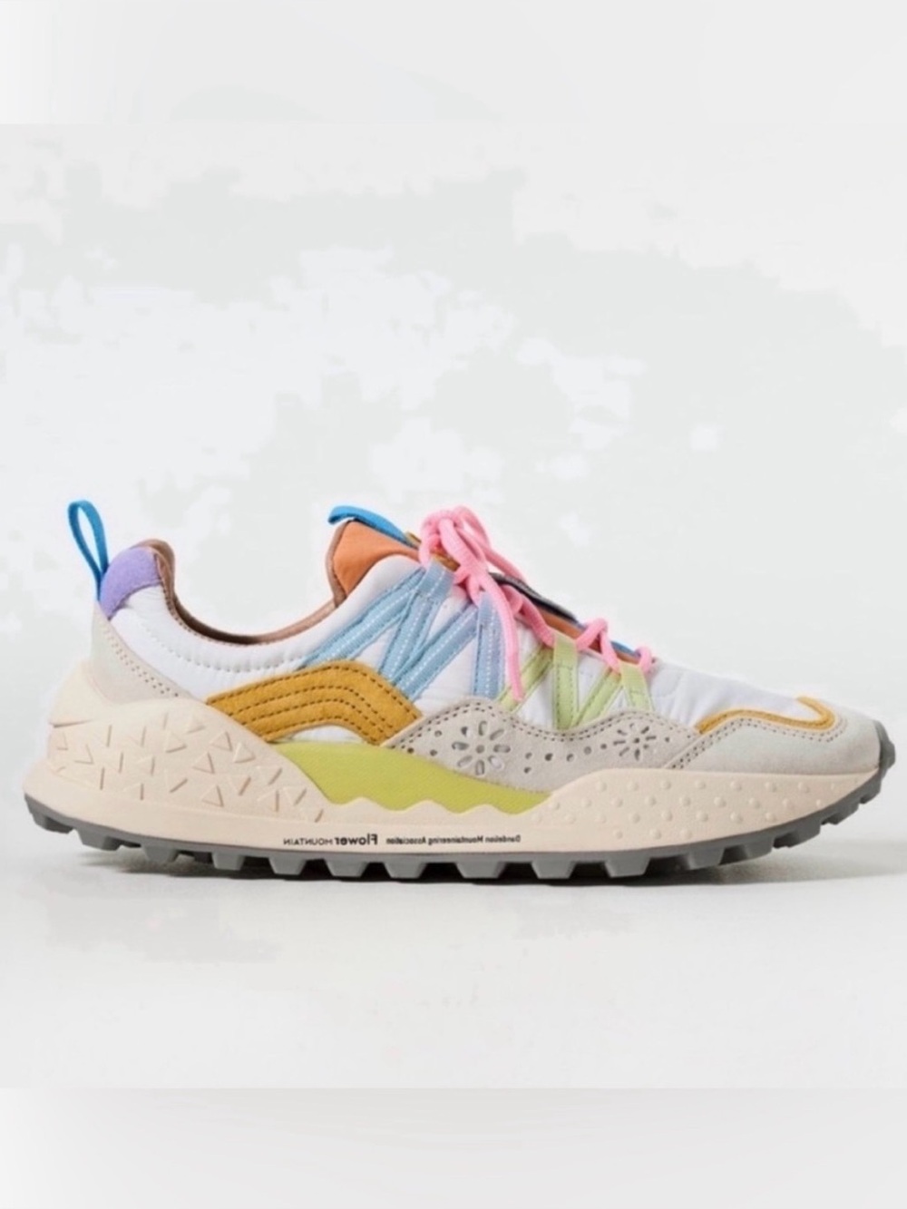 NWT Flower Mountain Washi Sneakers in Beige/White/Multi